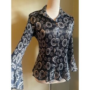 Violet Claire Black White boho Y2K  Floral Pleated Bell Sleeve Button M Whimsi